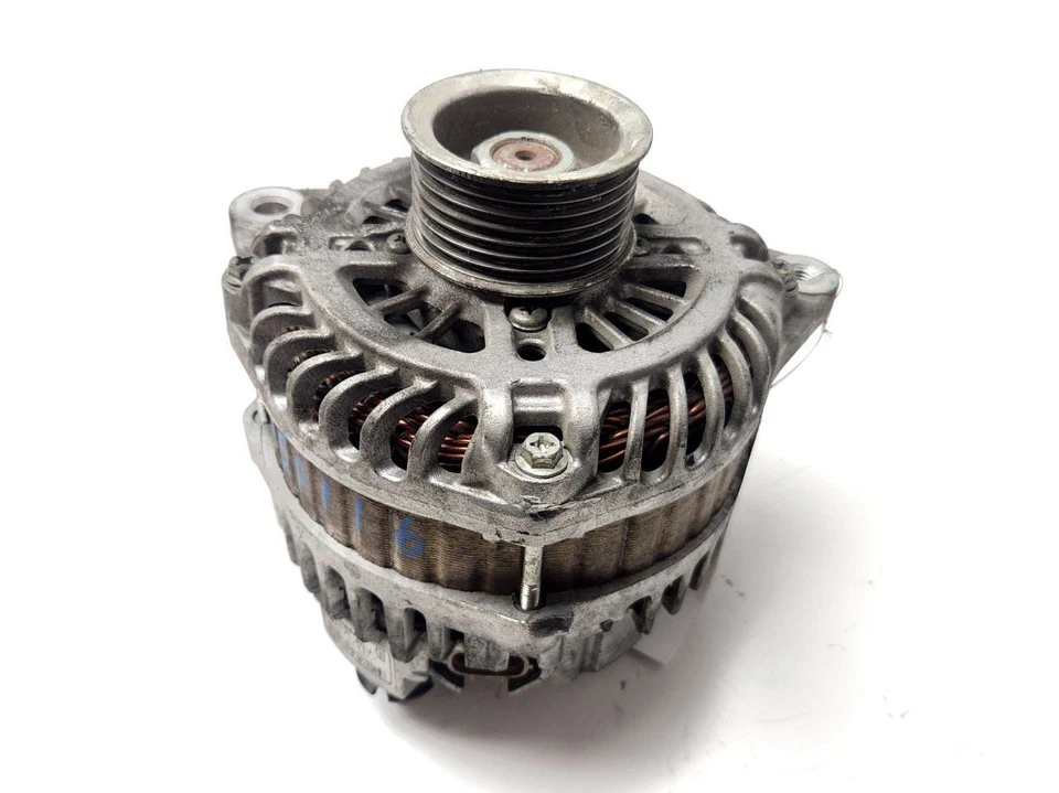 Alternador deportivo Infiniti Q70 2014-2019 equipamiento OEM 23100-JK01A Foto 1 de 4