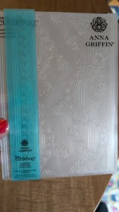 Cricut Cuttlebug Anna Griffin EYELET LACE 5" x 7" Embossing Folder - Picture 1 of 3