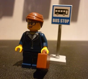 LEGO City Town Park Negocios Mujer y Parada de Autobús Minifigura Totalmente Nuevo - Imagen 1 de 3