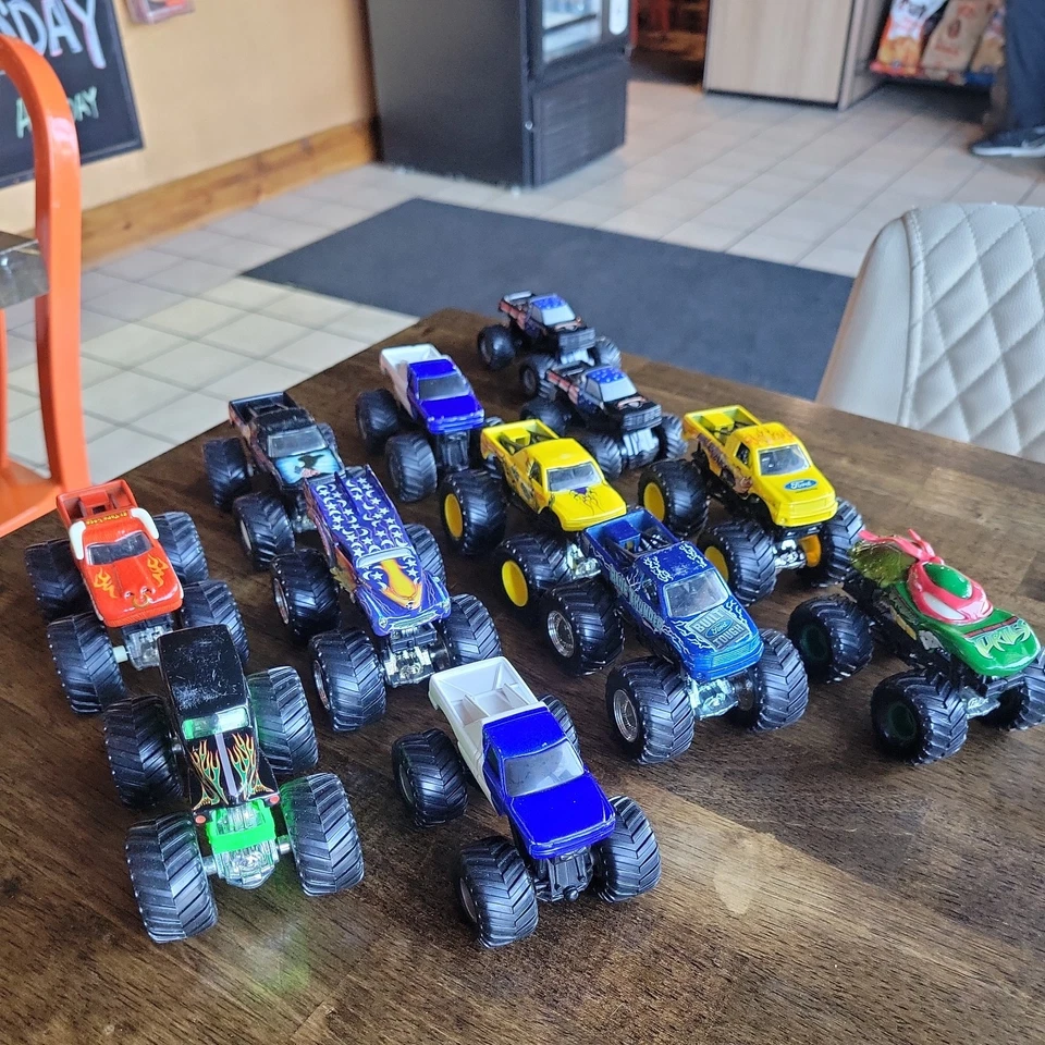 Mattel Hot Wheels Monster Trucks 1:64 Lot  gravedigger el Toro loco war wizard + - Image 1 of 4