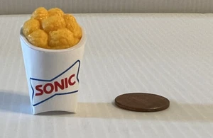Zuru 5 Surprise-Foodie Mini-Marken Serie 1 - SONIC Tater Tots - Bild 1 von 3