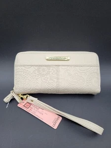 Stone Mountain Paisley Embossed Leather Large Double Zip Around Wallet - NWT - Picture 1 of 10