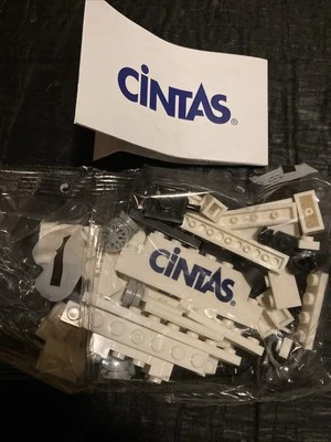 Juguete de construcción de camión de reparto CINTAS - Regalo promocional - Como Lego Foto 1 de 2