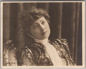 Mini postal vintage 1905 (2,75"x3,5") foto real RPPC "MISS JANE HADING" #6865 - Imagen 1 de 2