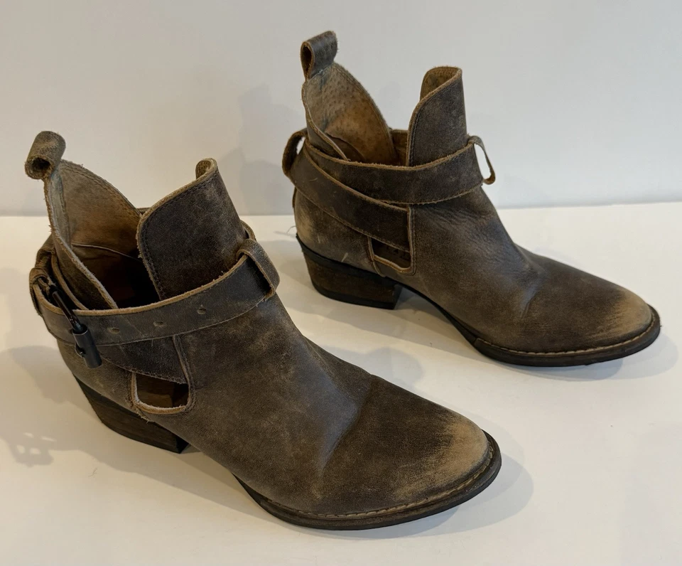 Very Volatile Los Angeles Women’s 8 Leather Ankle Bootie Brown Buckle Slip On - Image 1 of 4