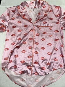 Victorias Secret AFTERHOURS LIPS Silky SATIN Pajama Top Medium Pink Womens Mm71 - Picture 1 of 9