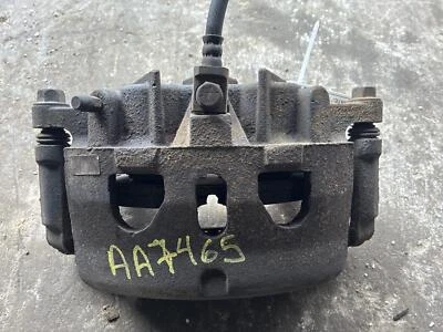 Pinza de freno de disco delantera derecha usada se adapta a: Ford Explorer 2015 delantera sin pa policial Foto 1 de 4