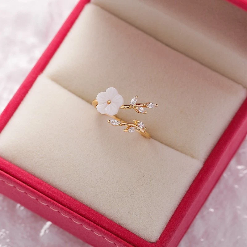 Anillo ajustable de boda para mujer enchapado en oro de 14k concha de circón flor Foto 1 de 4