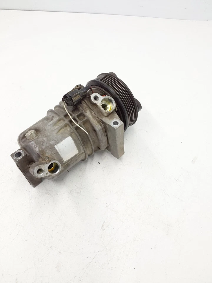 Compressor CA 2010-2012 Nissan Versa fabricante de equipamento original - Imagem 1 de 4