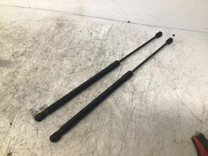 Ford Fiesta MK7 2013 - Par de puntales de gasolina/portón trasero - WVM V - Imagen 1 de 1