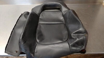 Cubierta de asiento superior del lado derecho del pasajero Chevrolet SSR 2003-2004 agrietada OEM Foto 1 de 4