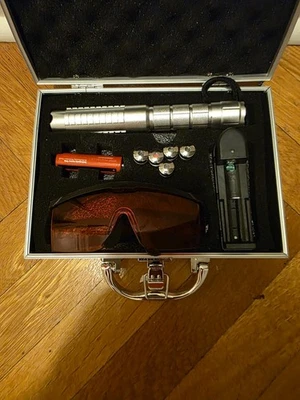 Puntero láser amarillo dorado 561 nm (estilo láser malvado) MUY RARO Foto 1 de 4