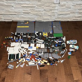 Lego City Set 7744 Police Headquarters Read