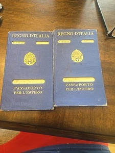 PASSAPORTO REGNO D' ITALIA NUMEROSE MARCHE DA BOLLO WW2 Lot Of 2 - Picture 1 of 3