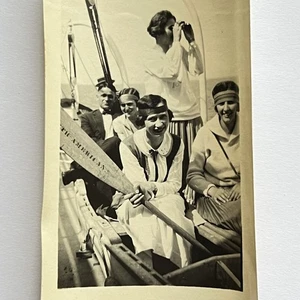 Fotografía instantánea vintage de remo bote salvavidas norteamericano de los años 20 SS - Imagen 1 de 3