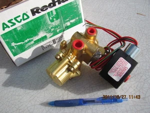 ASCO RED HAT 1/4  " SOLENOID VALVE EF8344G070M0  120 volt   4 way - Picture 1 of 7