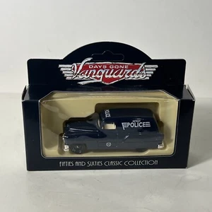 LLEDO DAYS GONE VANGUARDS 1953 PONTIAC VAN - DETROIT POLICE - 61001 - BOXED - Picture 1 of 6
