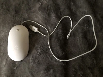 Apple Mighty Mouse [A1152, Wired, USB, Scroll Ball] - Image 1 of 4