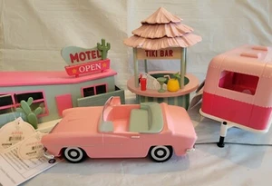 Coche y cámper Target Bullseye Playground 2024 iluminado MOTEL TIKI vacaciones de verano - Imagen 1 de 18