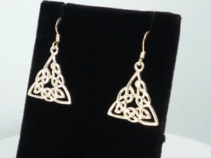 Pendientes de plata 925 nudo trinitario celta triángulo irlandés colgante gota regalo en bolsa - Imagen 1 de 6