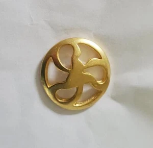 Round Matte Gold Metal Starfish Shank VINTAGE BUTTONS 34L - 27/32" - 21mm (B160) - Picture 1 of 3