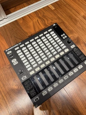 Native Instruments MASCHINE JAM Production & Performance MIDI Controller... - Bild 1 von 3