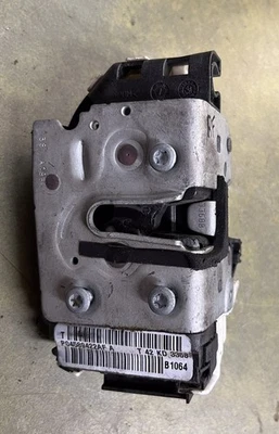 Conjunto de pestillo de puerta delantera derecho pasajero Chrysler Town & Country Lx 09  Foto 1 de 4