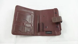 Belkin Cordovan Étui Universel Executive en Cuir pour Appareils Portatifs (F8D0403) - Photo 1 sur 3