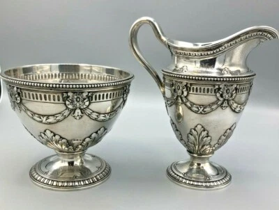 Juego de crema y azucarero Tiffany & Co. de plata esterlina pesada ornamentada Foto 1 de 4