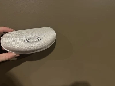 Oakley Твердая Оболочка Белый Хранилище на Молнии НОВЫЙ - Изображение 1 из 4