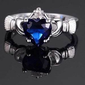 Anillo Claddagh irlandés cético zafiro corazón plata esterlina con vela piramidal - Imagen 1 de 5