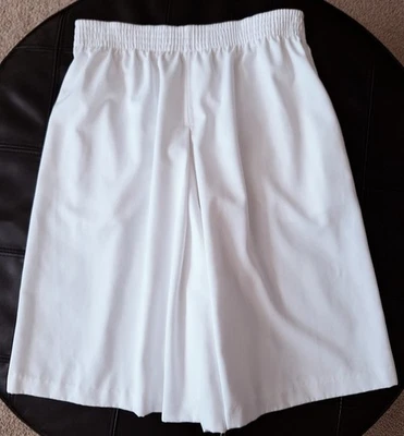 Vintage Alfred Dunner White Elastic Waist Culottes Shorts Side Pockets Size 4 S  - Image 1 of 4