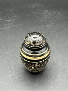 solid brass keepsake cremation urn with Etched engraving finish - Picture 1 of 7