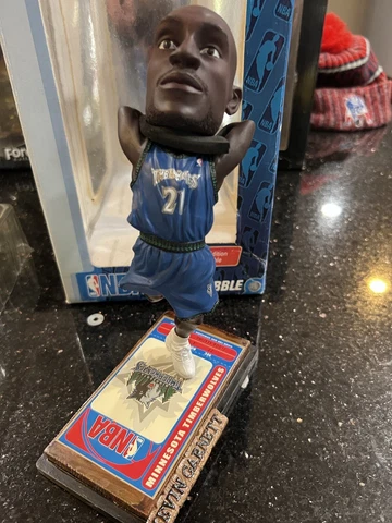 Minnesota Timberwolves Kevin Garnett action bobblehead foco Cover