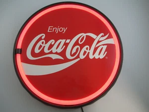 Coca-Cola 12 Zoll Flaschenverschluss LED beleuchtetes Schild rot Enjoy Schrift Logo - Bild 1 von 5