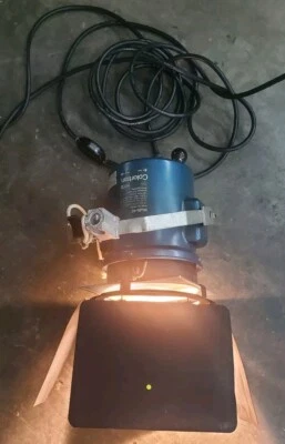 LUZ VIDEO PELÍCULA CARA ABIERTA COLORTRAN Multi-10 100-301 con bombilla y puertas de granero funciona Foto 1 de 2