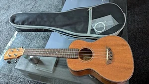 Mugig Ukulele Model Uk-1 with soft case and spare strings GC Made In China - Picture 1 of 18