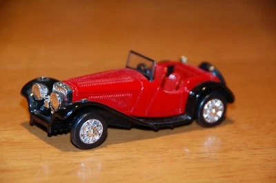 New Ray Jaguar SS -100 Red with Black Fenders 1:43 Scale Diecast - Image 1 of 4