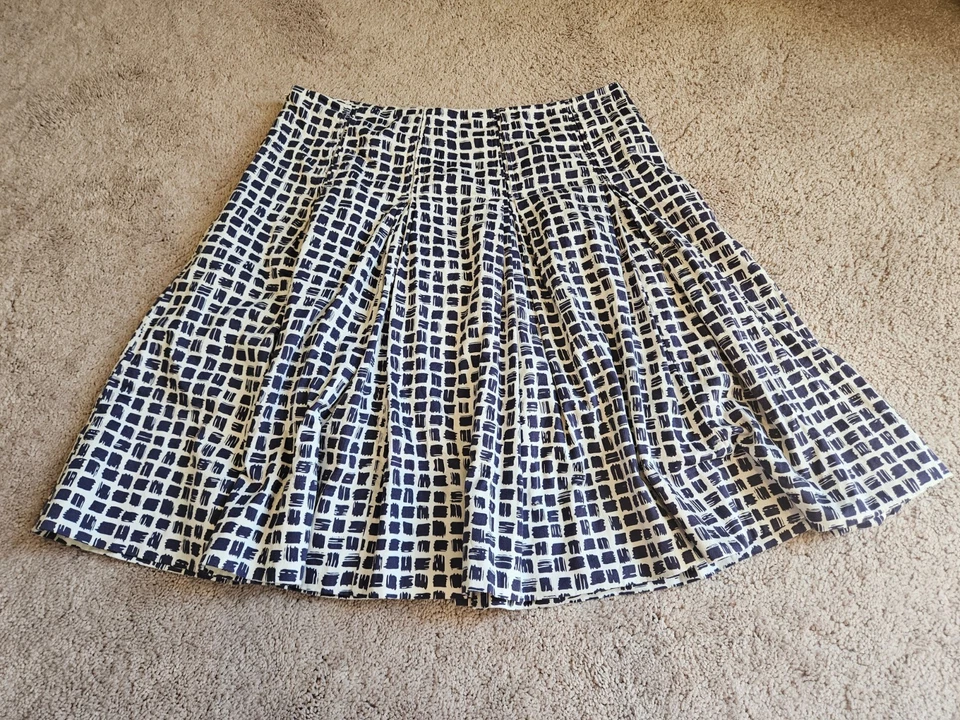 Falda Martin + Osa Blanca Azul Plisada Línea A Talla 8 Ideal para Verano Primavera  Foto 1 de 4