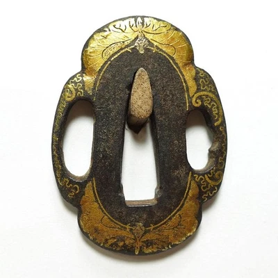 Higo Kinko Hierro Tsuba Mariposa Karakusa Motivos Talla 5 14 por 3 78 cm Foto 1 de 4