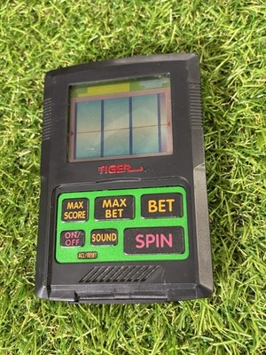 De colección 1993 Tiger Electronics Máquina Tragamonedas Portátil Casino LCD Juego Probado Foto 1 de 4