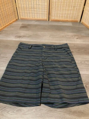 Lululemon Golf  Shorts Men's Size 36 Green Striped M128 - Image 1 of 4