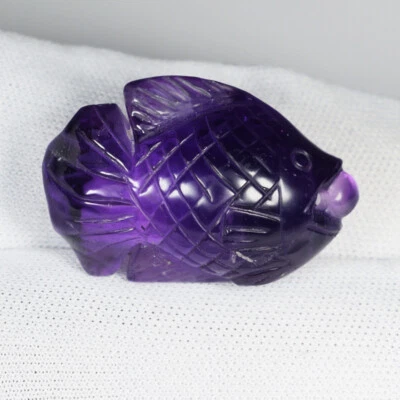 29.70 ct GLITTERING PURPLE VIOLET NATURAL AMETHYST FISH CARVING See Vdo 6391  N1 - Image 1 of 2