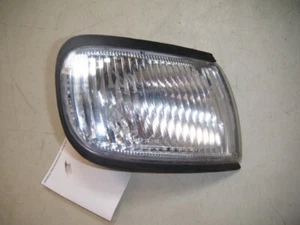 97 98 NISSAN MAXIMA R RH RIGHT PASSENGER CORNER PARKLAMP PARK LIGHT TURN SIGNAL - Bild 1 von 4