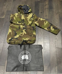 Canada Goose MacMillan Parka Camo - Size M (Red Disc), with garment bag - Picture 1 of 12