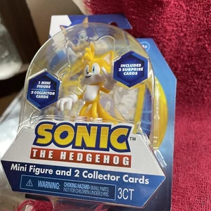 Sonic The Hedgehog TAILS Action Figure 2.5” + 2 Collector Cards Sega New - Picture 1 of 5