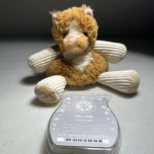 Peluche Scentsy Buddy Baby Scratch the Cat 6” campanas plateadas enviadas - descontinuado - Imagen 1 de 2