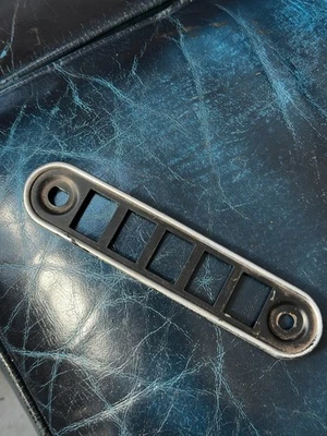 MINI PANEL DE INTERRUPTORES CLÁSICO ENVOLVENTE 5 AGUJEROS MK4 EN FBX10012 AUSTIN S AB18 Foto 1 de 4