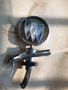 Vintage Buick Haubenornament Ende 70er Jahre komplett mit Sockel und Hauptmutter - Bild 1 von 7