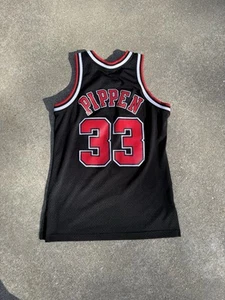 Scottie Pippen Black Chicago Bulls 97/98 Mitchell & Ness Authentic Road Jersey - Picture 1 of 4